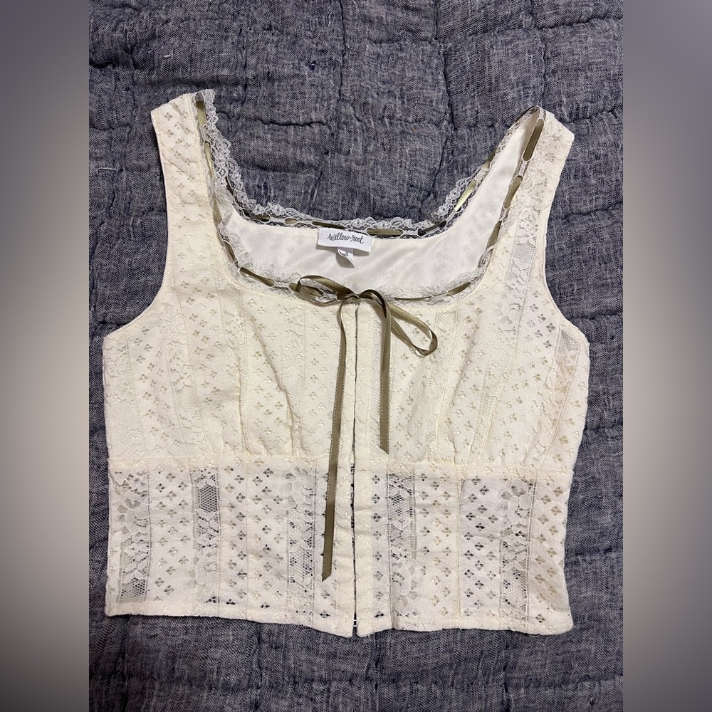 Willow & Root Floral Lace Corset Tank Top in Cream. Size S